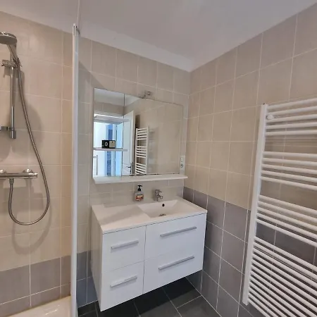 Maison Moderne Avec Piscine Villa *