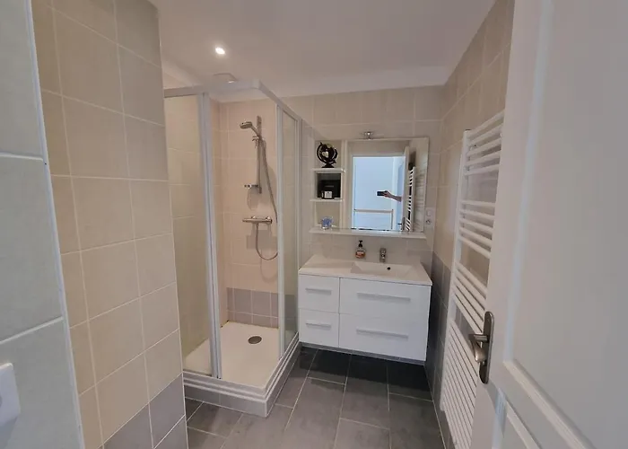 Maison Moderne Avec Piscine Villa *